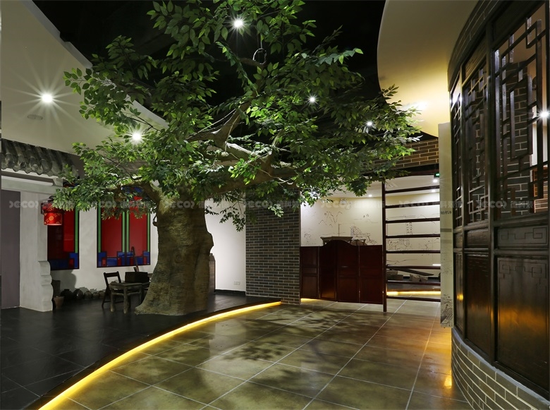 企業(yè)展館裝修中，如何處理展品的陳列和展示方式？